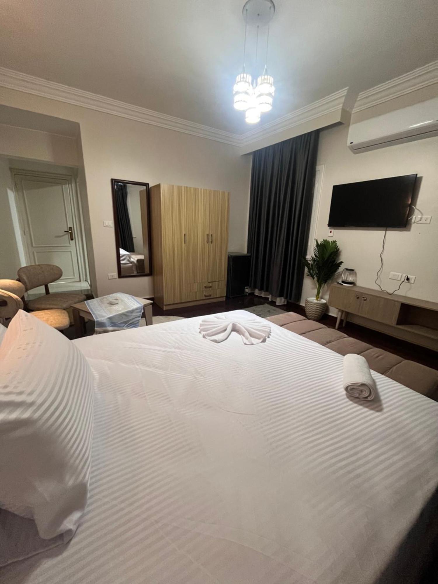 Triple Garden View Hotel El El Cairo Exterior foto